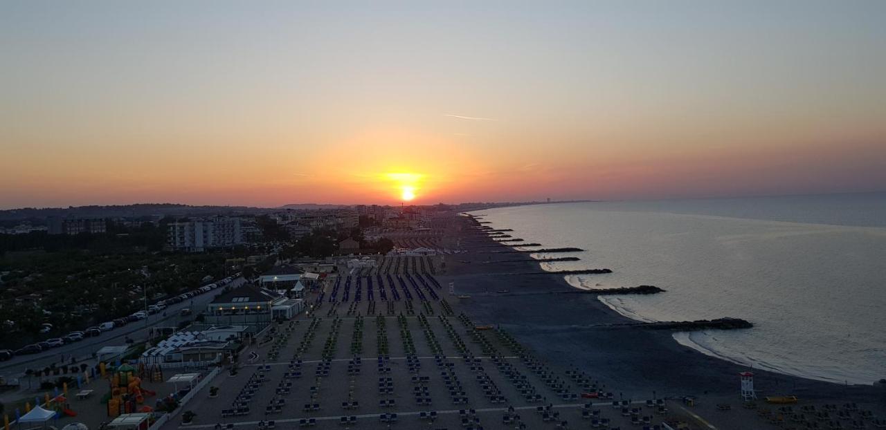 Sul Mare... Misano Adriatico Exterior foto